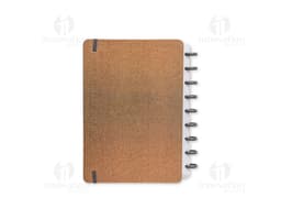 Caderno de disco Percalux marrom com capa de couro, aberto, contendo folhas em branco e um lápis antigo.