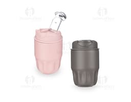Copo térmico de 250ml, feito de metal e plástico, com tampa e design moderno. Perfeito para manter sua bebida quente ou fria