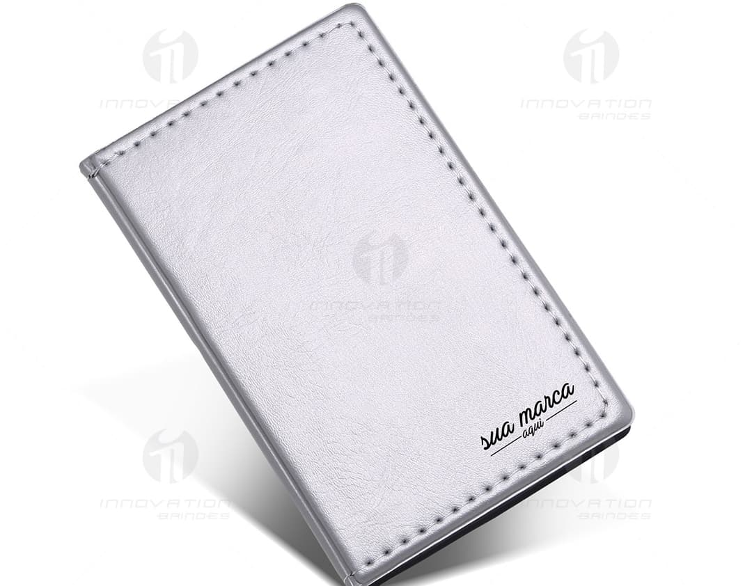 Bloco de anotações em couro, ideal para organizar suas tarefas diárias com elegância e praticidade. Perfeito para uso no