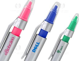 Caneta plástica com marca texto - 01: ideal para escrita e marcação de documentos no escritório ou na escola. Com design