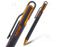 Caneta plástica de alta qualidade, perfeita para escrita suave e precisa. Ideal para uso no escritório, na escola ou em casa.