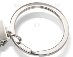 Chaveiro de metal para caminhão, ideal para garantir a segurança e proteção do seu veículo. Feito de aço cromado, possui