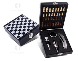 Kit vinho - 18: Este kit de brindes é o parceiro perfeito para comemorar suas vitórias de forma elegante. Com um design retro