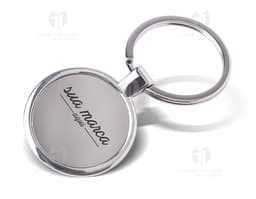 Chaveiro de Metal - 19: Mantenha seus pertences seguros e protegidos com este elegante chaveiro de metal cromado. Com design