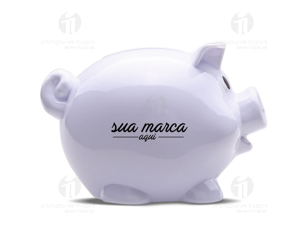 Cofrinho de porquinho em plástico cor-de-rosa, com design de porquinho, ideal para economias e guardar dinheiro.