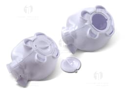 Cofrinho de porquinho em plástico cor-de-rosa, com design de porquinho, ideal para economias e guardar dinheiro.