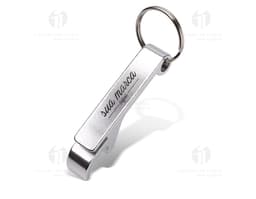Chaveiro de metal abridor: o acessório ideal para abrir portas para o sucesso. Feito em metal resistente, oferece segurança e
