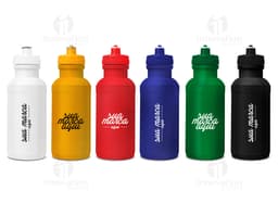 Garrafa squeeze plástica 500ml, ideal para manter-se hidratado durante o dia. Sua tampa segura evita vazamentos, permitindo