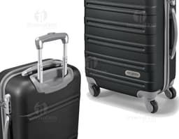 Mala de viagem moderna em alumínio preto, espaço interno amplo e resistente. Ideal para viagens a trabalho ou lazer.