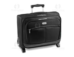 Mala de viagem em couro preto para executivos modernos. Com design elegante e espaçoso, ideal para transportar laptop e