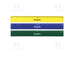 Régua plástica de 20 cm para medir com precisão. Ideal para uso no escritório, escola ou em casa. Design moderno e prático.