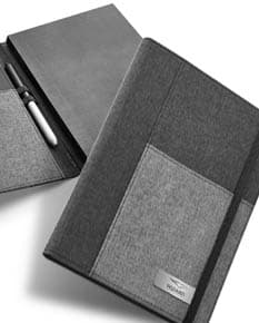 Pasta A5 em Couro Marrom - Organize seus documentos com elegância e praticidade. Ideal para escritório, reuniões e estudos. Compartimentos para notebook, livro e papel. Adquira já a sua!