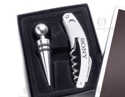 Kit Vinho - Conjunto moderno de acessórios em eletrônicos para brindes. Ideal para amantes de tecnologia e vinho. Aproveite a