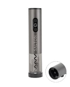Equipamento moderno de metal preto, um saca-rolhas elétrico com LED. Possui tecnologia avançada, bateria recarregável e é perfeito para abrir garrafas de vinho com facilidade. O design elegante inclui luzes LED para facilitar a utilização em ambientes com pouca luz. Ideal para uso em casa, negócios ou eventos.