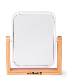 Espelho retangular com base de bambu emoldurado, estilo vintage e decoração moderna. Objeto de decoração para ambiente de escritório ou casa, feito de madeira e plástico. Design simples e elegante, com borda marrom e textura 3D. Representação artística e artesanal, adequada para espaços vazios na parede.