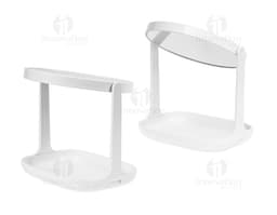 Espelho de mesa plástico em um ambiente de escritório moderno, ao lado de um mouse de computador e um teclado. A superfície