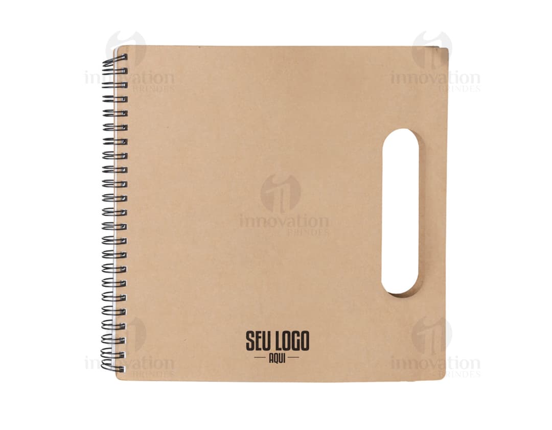 Kit de escritório composto por notebook, papel em branco, lembrete, disquete, quadro de avisos, bloco de notas, página em