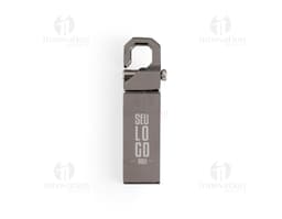 Fechadura metálica de segurança com um Pen Drive Gancho de 8GB, símbolo de proteção e privacidade de dados.