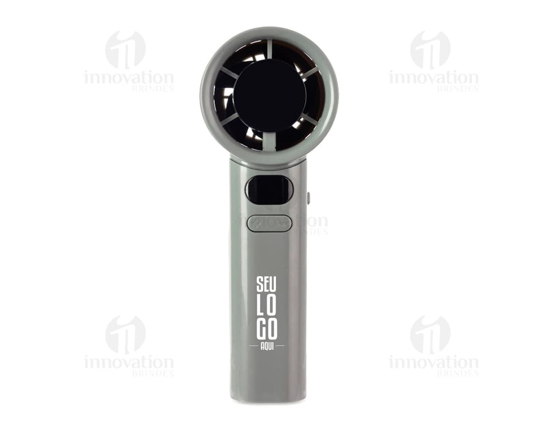 Mini ventilador recarregável em metal prateado, com design elegante e ajustável. Perfeito para uso doméstico ou em viagens