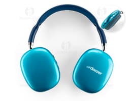 Fone de ouvido Bluetooth com design moderno, em metal e plástico preto. Equipamento de tecnologia avançada para ouvir música