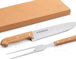 Kit Churrasco - Faca de aço inoxidável com lâmina afiada e cabo resistente. Ideal para cortar carnes e legumes com precisão.