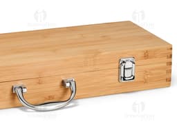 Kit churrasco: faca afiada de aço inoxidável com cabo de madeira, ideal para churrascos em família. Equipamento de qualidade