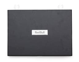 Kit Executivo 3 peças para escritório moderno. Inclui laptop, teclado e mouse sem fio. Equipamentos tecnológicos e práticos