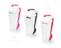 Copo para salada prático e moderno, ideal para armazenar e transportar sua salada favorita. Feito em material plástico de