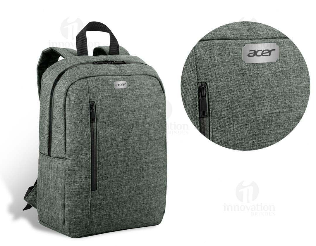 Mochila para notebook em couro preto com elegância e segurança para viagens de negócios. Design moderno e vintage, perfeita