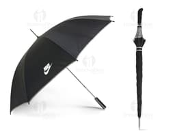 Guarda-chuva de golfe preto de alta qualidade para proteção em dias chuvosos. Acessório moderno e indispensável para qualquer