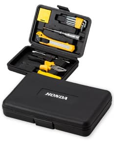 Kit de ferramentas 11 peças, moderno e portátil para seus negócios. Feito em couro e plástico de alta qualidade, este equipamento wireless oferece segurança e armazenamento para seus dispositivos eletrônicos. Ideal para uso individual em desktops e computadores. Com este case isolado, tenha suas ferramentas sempre à mão. Adquira já o seu!