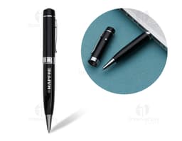 Caneta pen drive 8gb cromada e isolada, perfeita para escrita e armazenamento de arquivos. Com design metálico e moderno, é o
