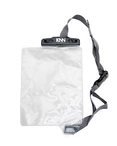 Capa à prova d’água para proteger seus brindes com qualidade e estilo. Feita com material resistente e durável, essa capa é perfeita para manter seus itens seguros em qualquer situação. Ideal para brindes promocionais e eventos ao ar livre. Garanta já a sua!