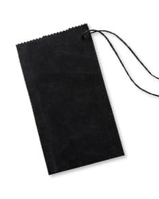 Saquinho de veludo para kit - Ideal para armazenar e proteger seus brindes com elegância. Feito de material isolado, vazio e em papel, perfeito para guardar objetos de forma organizada. Aproveite para personalizar com sua marca e presentear com estilo. Adquira o seu na loja online!