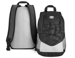 Mochila de couro isolada, perfeita para o dia a dia. Com design clássico e elegante, possui alça e bolsos com zíper. Ideal