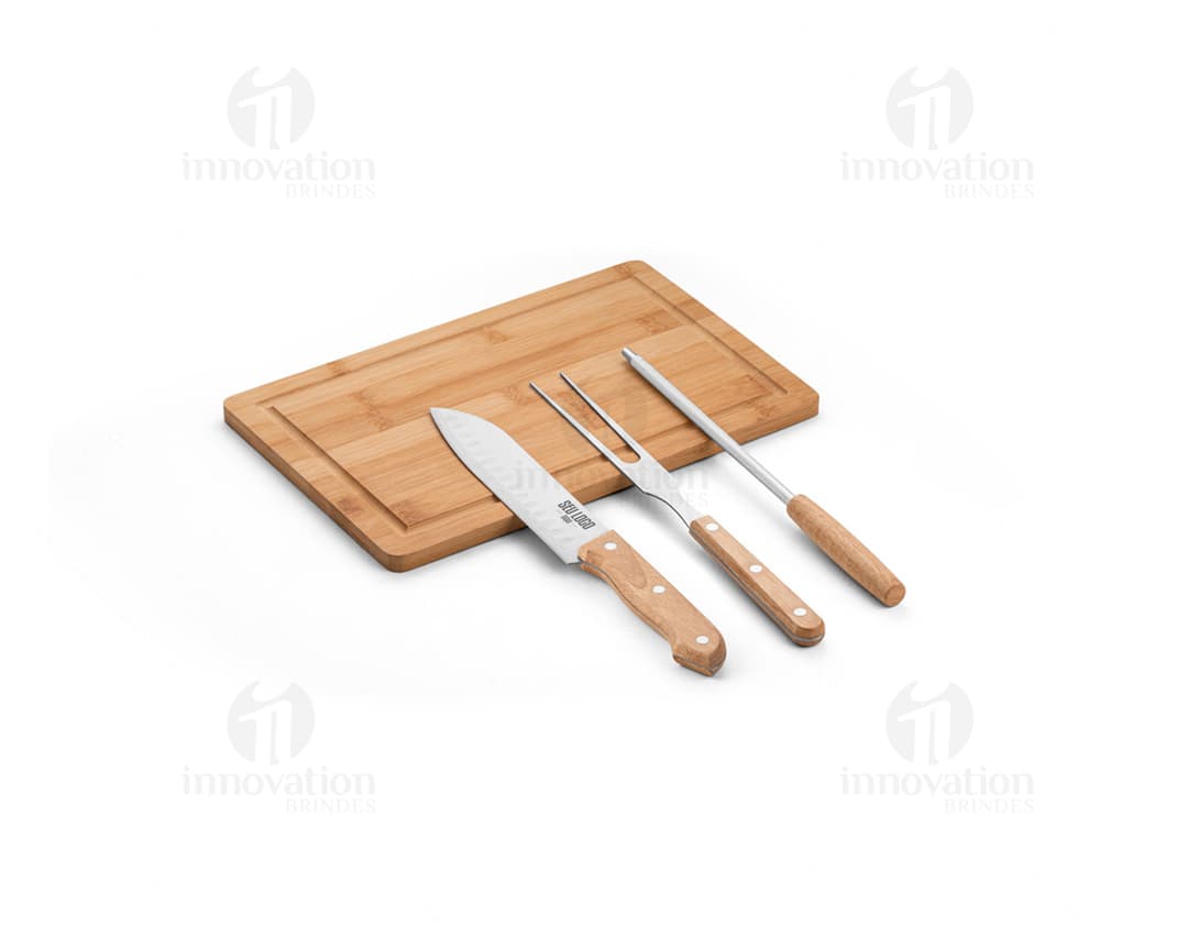 Kit Churrasco: Facas e garfos de aço inoxidável com cabo de madeira, ideais para cortar e preparar alimentos. Conjunto de