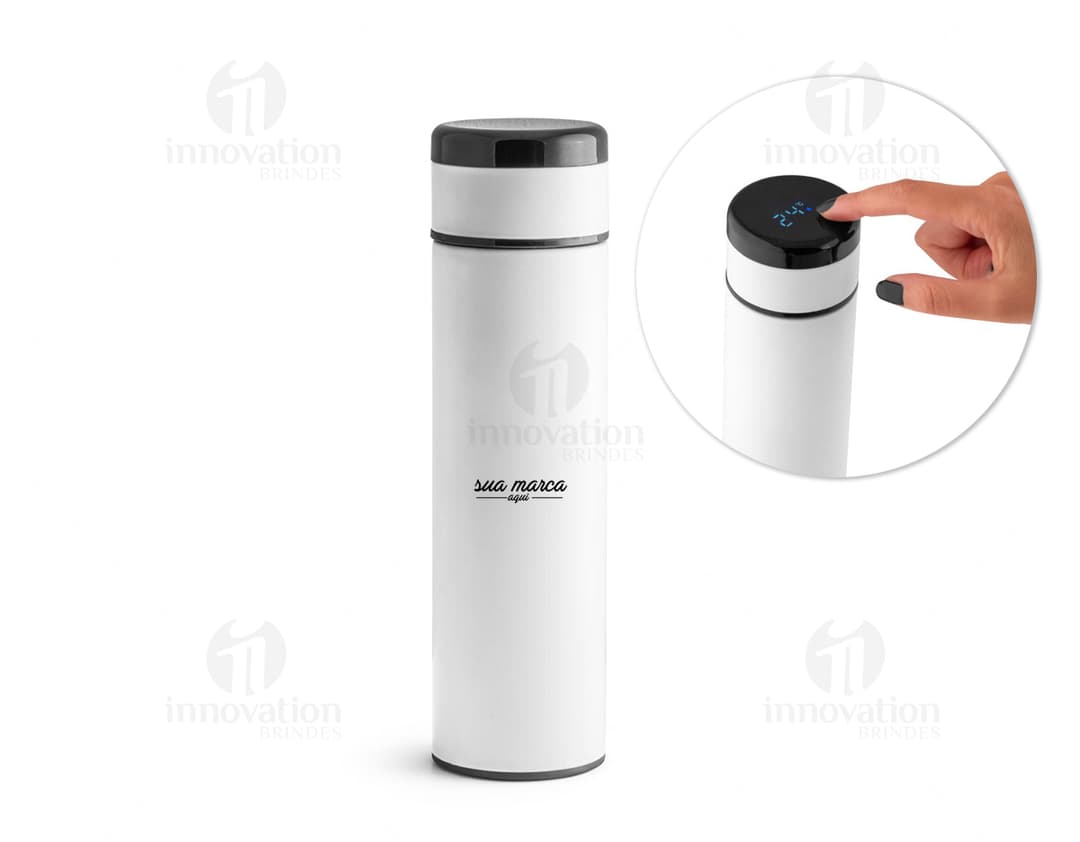 Garrafa térmica 450ml de plástico, ideal para manter sua bebida favorita na temperatura ideal por mais tempo. Prática e