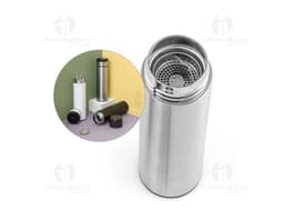 Garrafa Térmica 450ml: Mantenha suas bebidas na temperatura ideal com esta garrafa térmica de 450ml. Feita de plástico