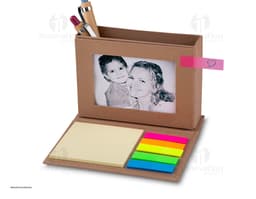 Bloco de Anotações em Embalagem de Papelão - Ideal para manter suas ideias organizadas! Com design prático e elegante, esse