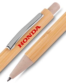 Caneta de bambu, ideal para escrita suave e sustentável. Feita de madeira e aço, perfeita para uso escolar e profissional.