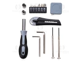 Kit de ferramentas com lanterna: o acessório perfeito para qualquer situação! Este conjunto inclui equipamentos de plástico e