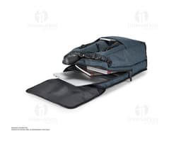Mochila para notebook em couro, moderna e prática. Ideal para viagens ou uso diário. Compartimento espaçoso com zíper, alça