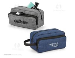 Nécessaire preta em couro para organização de acessórios e equipamentos eletrônicos. Ideal para viagens de negócios e uso