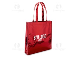 Sacola de luxo em couro marrom de 340 x 350 mm, com detalhes em metal e fecho de combinação para maior segurança. O design