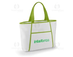 Container de papelão vazio, com formato de bolsa térmica 470 x 305 mm, em um ambiente de shopping. Objeto de design 3D com