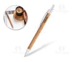Caneta de cortiça elegante e sustentável, perfeita para o seu escritório ou escola. Feita de material natural, essa caneta é