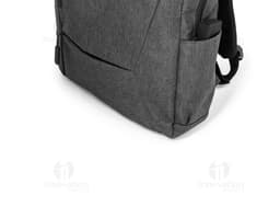 Mochila para notebook em couro preto - design vintage e elegante para o escritório. Perfeita para guardar seu equipamento com