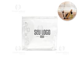 Necessaire plástica com design moderno, textura dourada e fecho em vidro. Container vazio com espaço para armazenar dinheiro