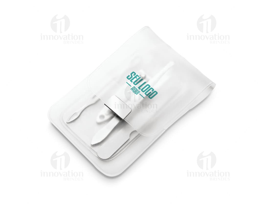 Kit de manicure completo para unhas impecáveis. Contém alicate, tesoura, lixa e empurrador de cutículas. Ideal para cuidar
