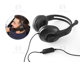 Fone de ouvido preto moderno para ouvir música com alta qualidade e conforto. Ideal para estúdios de áudio e entretenimento.